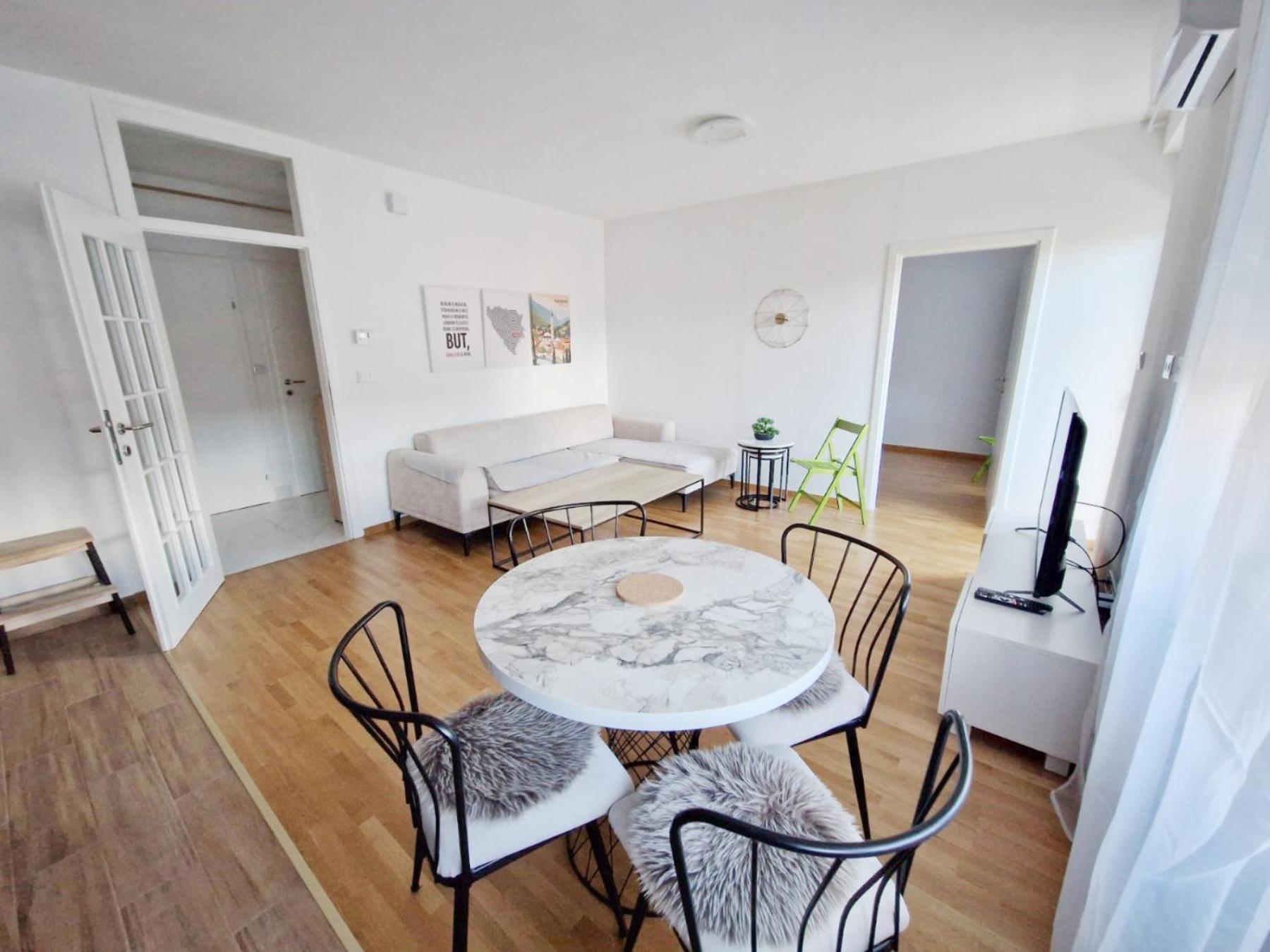 Apartma Ari